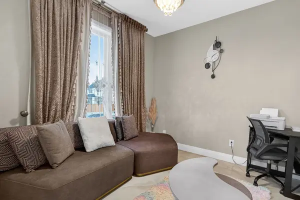 153 McLeod ST, North Middlesex, ON N0M 2K0