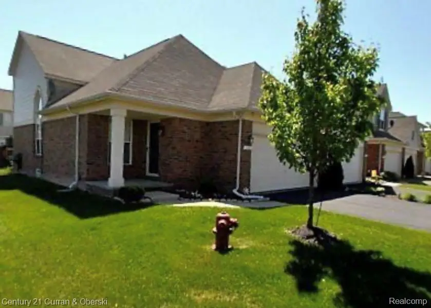 183 Legacy Park CIR, Dearborn Heights, MI 48127