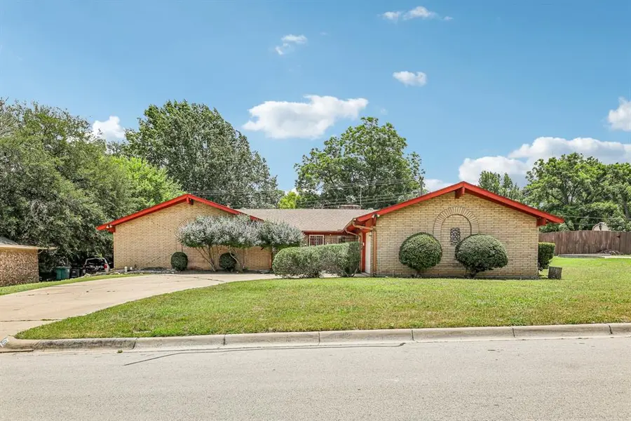 6313 Whitman Avenue, Fort Worth, TX 76133