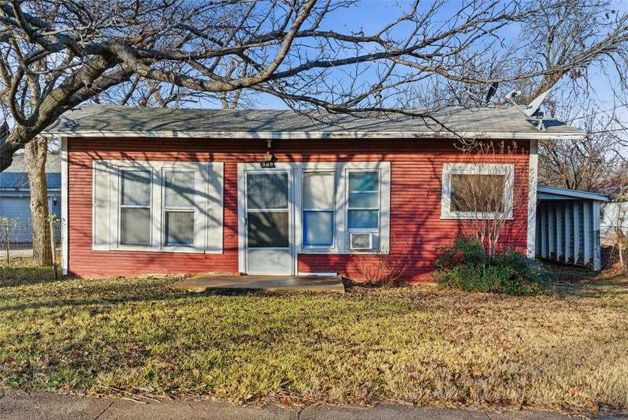 309 S Ostrom Avenue, Eastland, TX 76448