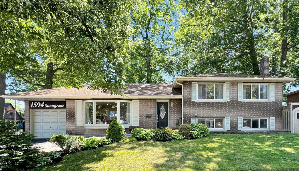 1594 Sunnycove DR, Mississauga, ON L4X 1B5