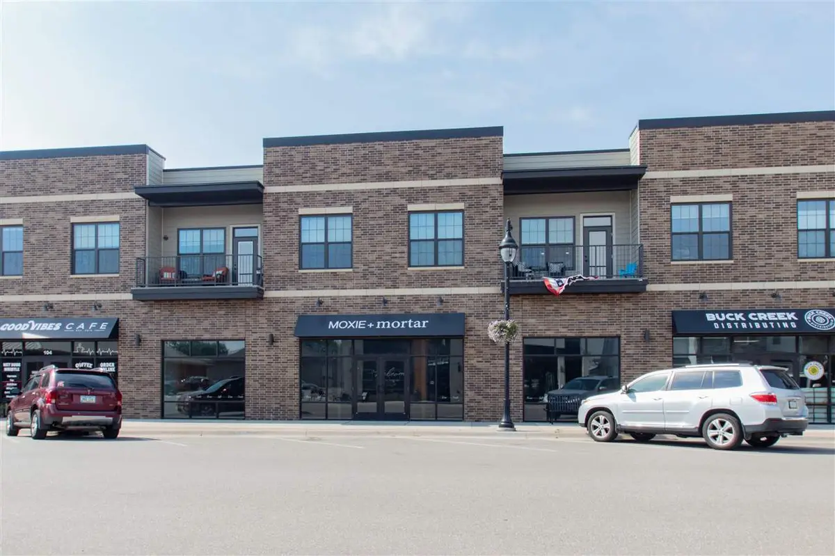 121 W Main St #103, Solon, IA 52333