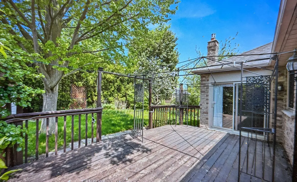 137 Grant Blight CRES #Rear Entrance, Newmarket, ON L3Y 7W5