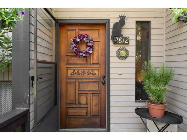 2812 TREE TOP LN, West Linn, OR 97068