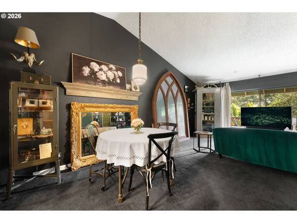 2812 TREE TOP LN, West Linn, OR 97068