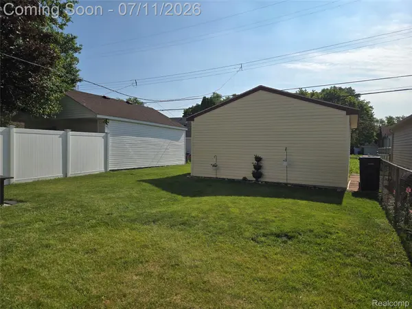 2239 22ND 22nd ST, Wyandotte, MI 48192