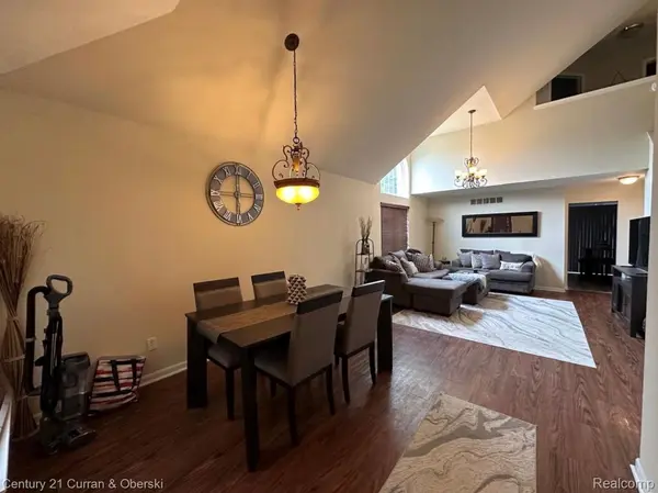 183 Legacy Park CIR, Dearborn Heights, MI 48127