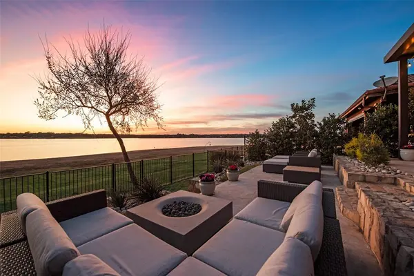10013 Lakeside Drive, Fort Worth, TX 76179