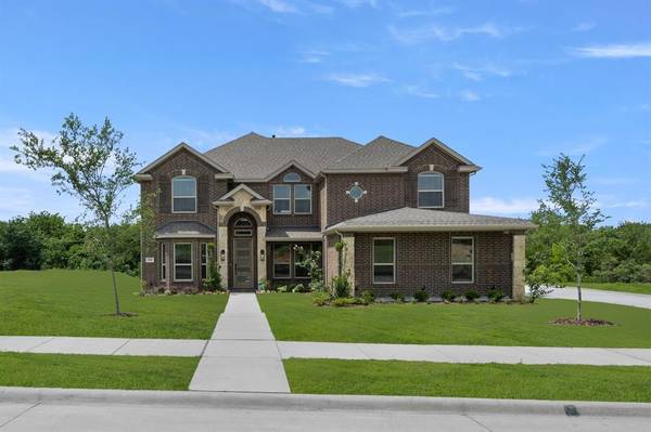513 S Hidden Lakes Drive, Desoto, TX 75115