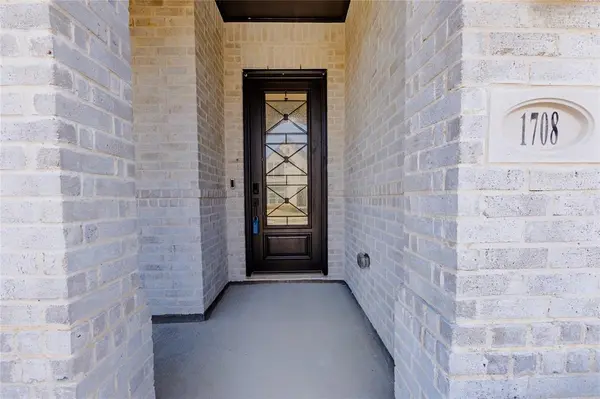 1708 Buttercup Avenue, Aubrey, TX 76227