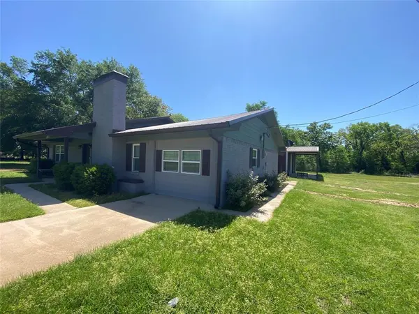 1410 E Royall Boulevard, Malakoff, TX 75148