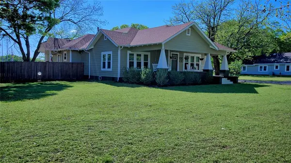 608 S Broad Street, Saint Jo, TX 76265