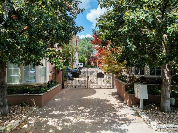 2825 Hood Street, Dallas, TX 75219