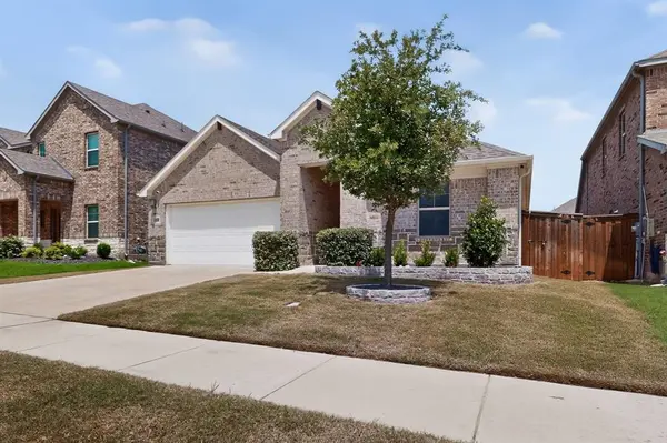 9537 Abington Avenue, Fort Worth, TX 76131