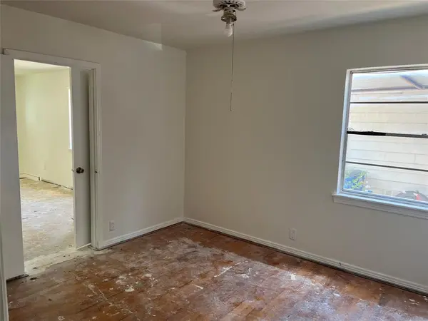 3423 Texas Drive, Dallas, TX 75211