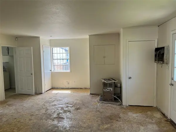 3423 Texas Drive, Dallas, TX 75211