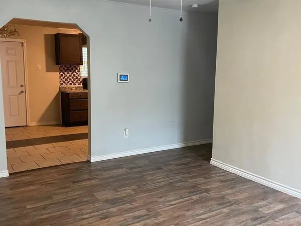 3921 Avenue H, Fort Worth, TX 76105