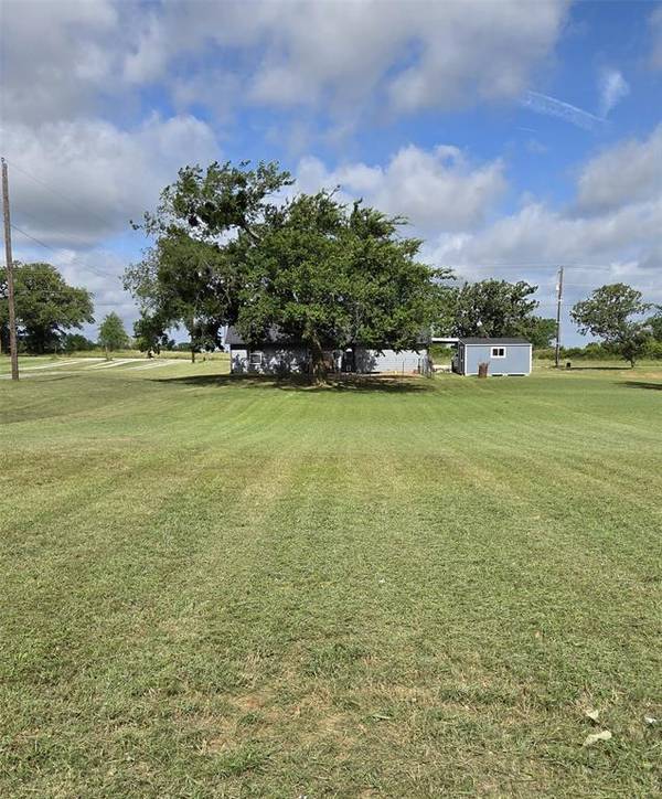 195 Brown Lane, Poolville, TX 76487