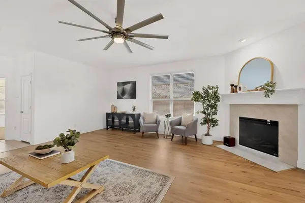 6212 Topsail Drive, Fort Worth, TX 76179