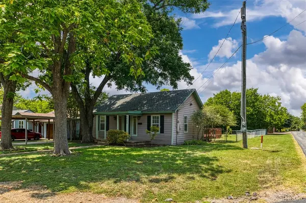 8823 San Benito Way, Dallas, TX 75218