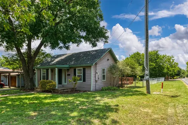 8823 San Benito Way, Dallas, TX 75218