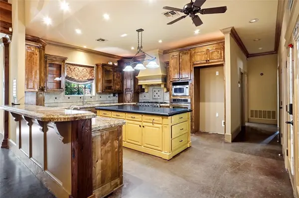 1211 Church Road, Lake Bridgeport, TX 76426