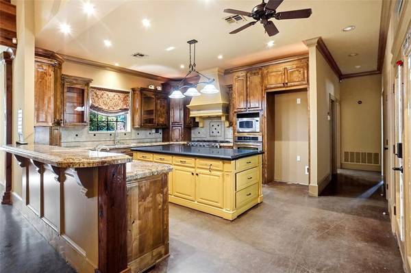 1211 Church Road, Lake Bridgeport, TX 76426