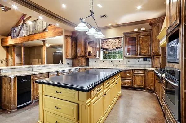 1211 Church Road, Lake Bridgeport, TX 76426