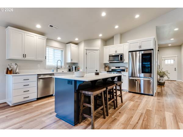 374 OWENS WAY, Creswell, OR 97426
