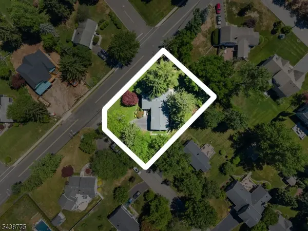 20 Northern Ave, Florham Park Boro, NJ 07932