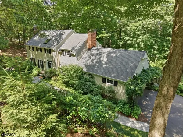 75 Green Hill Rd, Kinnelon Boro, NJ 07405
