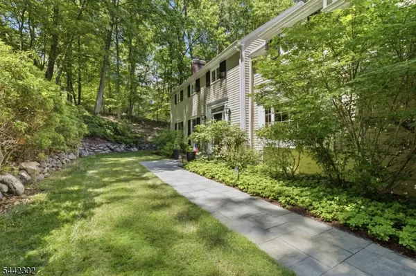 75 Green Hill Rd, Kinnelon Boro, NJ 07405