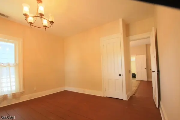 68 N Bridge St, Somerville Boro, NJ 08876