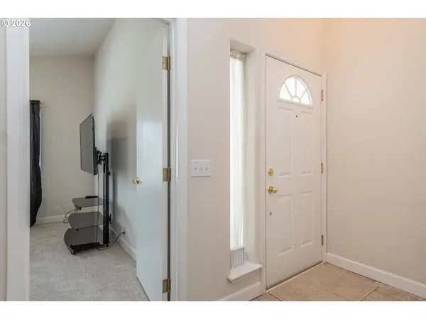 164 JACOB HALE WAY, Roseburg, OR 97471
