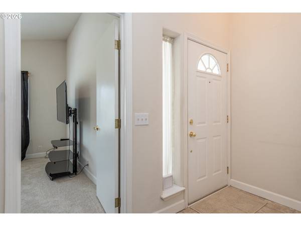 164 JACOB HALE WAY, Roseburg, OR 97471