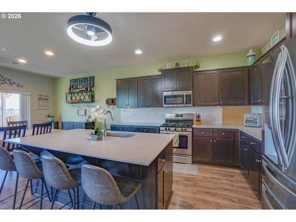 6967 N 94TH AVE, Camas, WA 98607