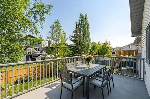 9119 Scurfield DR NW, Calgary, AB T3L 1X7