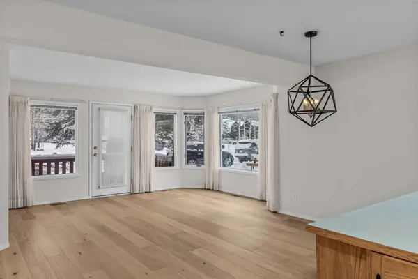 717 7th ST E #3, Canmore, AB T1W 2C3