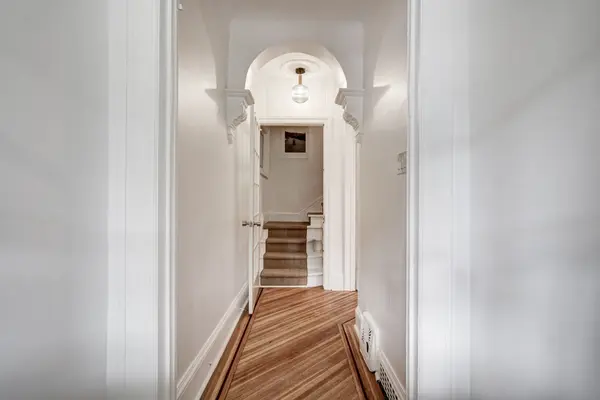 345 Markham ST #Main, Toronto C01, ON M6G 2K8