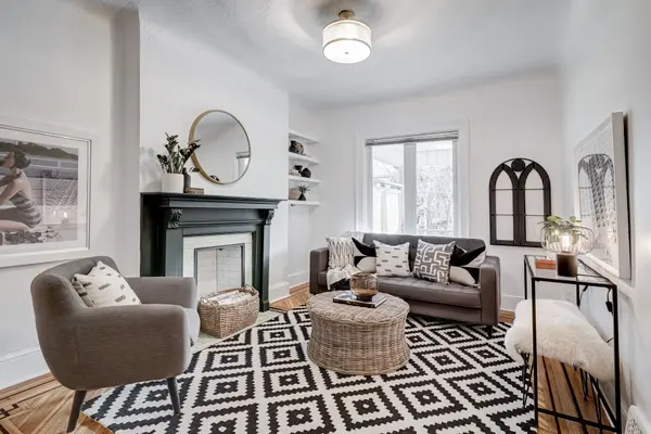345 Markham ST #Main, Toronto C01, ON M6G 2K8