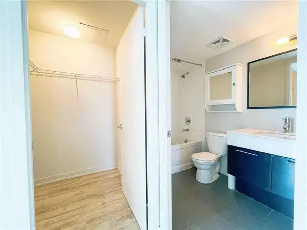 126 Simcoe ST #2508, Toronto C01, ON M5H 4E6