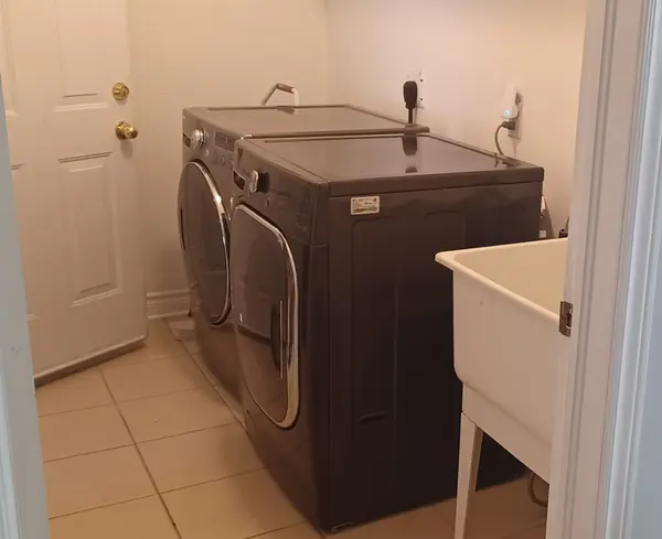 107 Dooley CRES, Ajax, ON L1T 4J3