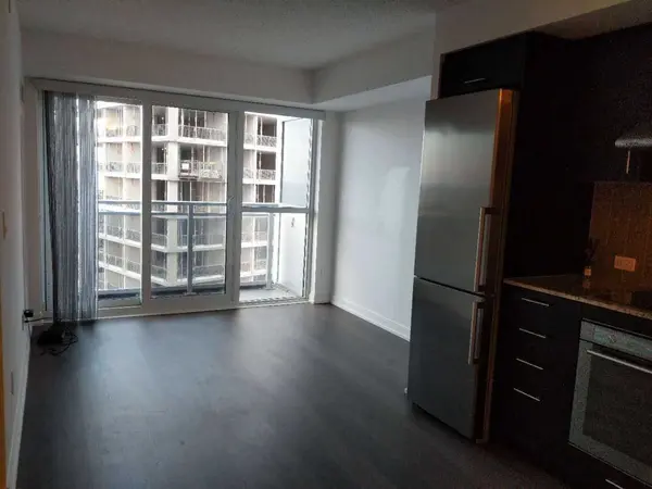 255 Village Green SQ #2709, Toronto E07, ON M1S 0L3