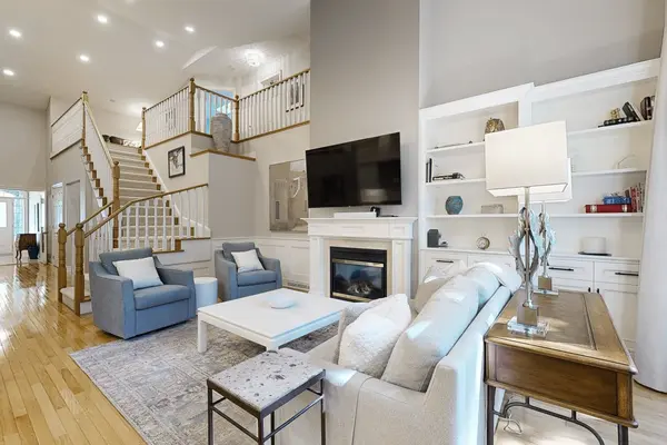9 Arlington WAY, Markham, ON L3T 7W9