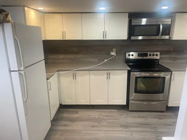 61 AURORA HEIGHTS DR #LOWER, Aurora, ON L4G 2W6