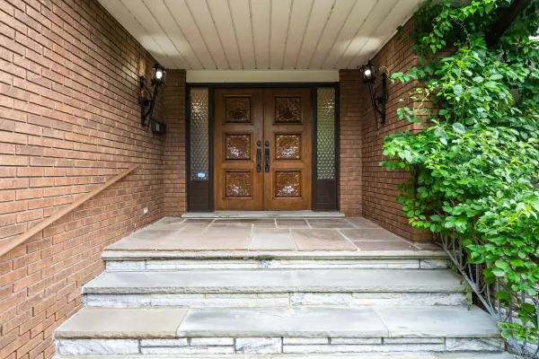 43 Braecrest AVE, Toronto W09, ON M9P 1Z6
