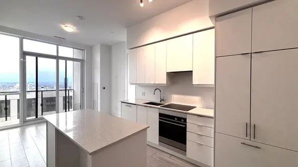 30 Elm DR #PH06, Mississauga, ON L5B 0N6