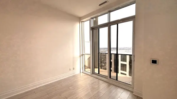 30 Elm DR #PH06, Mississauga, ON L5B 0N6