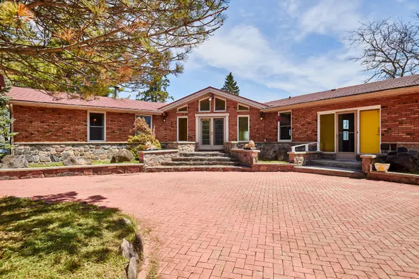 557 Riverside DR, Trent Lakes, ON K9J 3Y9
