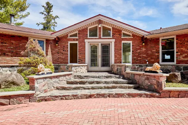 557 Riverside DR, Trent Lakes, ON K9J 3Y9